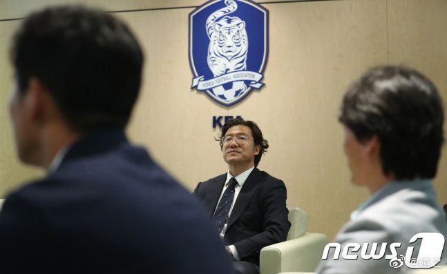 美女扒开内裤让男生桶爽